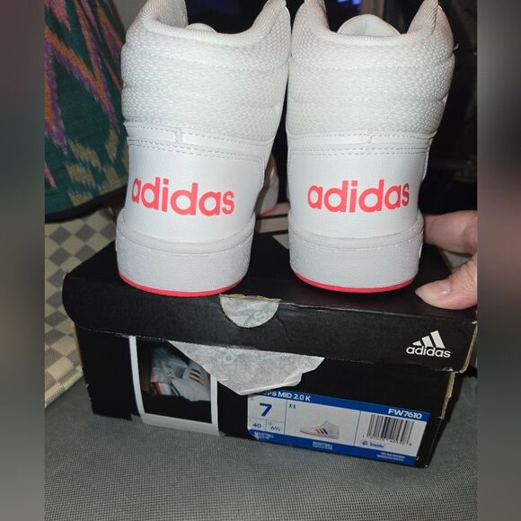 Adidas Hoops 2.0 Mid J 'White Signal Pink' New in Box - Picture 3 of 5